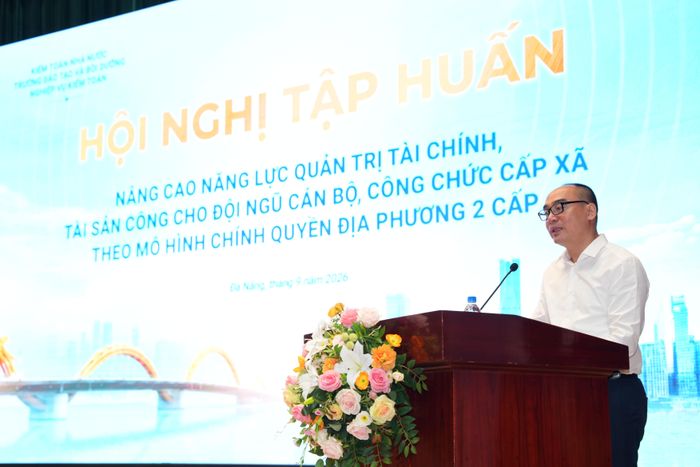 Phó Tổng Kiểm toán nhà nước Bùi Quốc Dũng nhấn mạnh, cần chuyển từ tư duy "phát hiện sai sót sau khi đã xảy ra" sang góp phần “giúp đơn vị phòng ngừa sai sót ngay từ đầu”. Ảnh: TIẾN TÚ