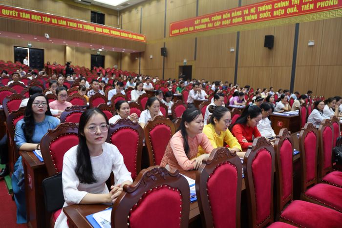 Các học viên tham gia khóa học. Ảnh: TIẾN TÚ