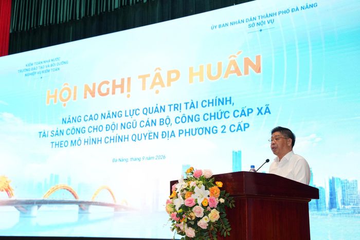 Ông Trương Thanh Dũng - Chủ tịch UBND phường Hòa Cường, thành phố Đà Nẵng - cam kết tham gia nghiêm túc, chủ động nghiên cứu, tích cực trao đổi và chia sẻ những vấn đề thực tiễn. Ảnh: TIẾN TÚ