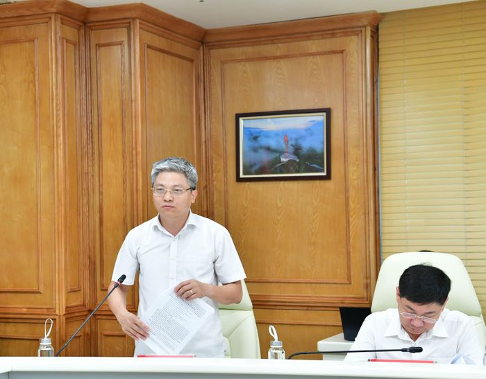Ông Hoàng Văn Lương - Vụ trưởng Vụ Tổng hợp - phát biểu tại cuộc họp. Ảnh: Hồng Thoan