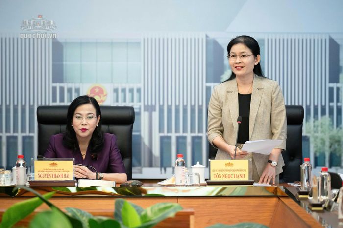 Phó Bí thư Thường trực Thành ủy, Chủ tịch HĐND TP. Đồng Nai Tôn Ngọc Hạnh phát biểu tại Hội nghị. Ảnh: VPQH