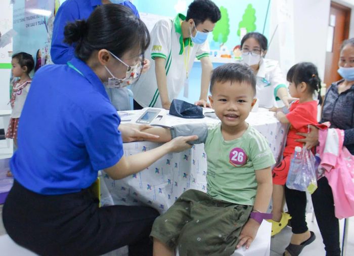 Mục tiêu đến năm 2030 là giảm tỷ lệ suy dinh dưỡng thấp còi ở trẻ em dưới 5 tuổi xuống dưới 15%.