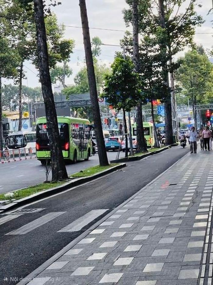 Sau thời gian thực hiện, tuyến đường Trần Hưng Đạo đã thông thoáng, sạch sẽ