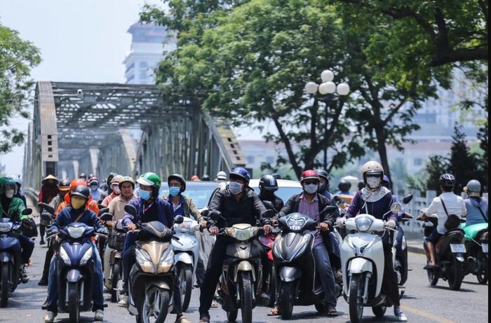 Theo dự báo, trong ngày 3-4/9, nắng nóng và nắng nóng gay gắt tiếp tục xảy ra trên diện rộng tại Tp. Huế. Ảnh: Hoài Nhân