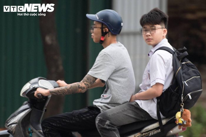 Đáng chú ý, lực lượng chức năng đồng thời làm rõ trách nhiệm của phụ huynh, người quản lý phương tiện khi giao xe hoặc để người chưa đủ điều kiện tham gia giao thông sử dụng. Qua đó, CSGT hướng tới việc nâng cao trách nhiệm của gia đình trong quản lý, giáo dục học sinh chấp hành quy định về an toàn giao thông.