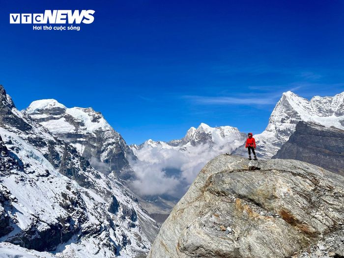 Những dãy núi băng hùng vĩ ở Nepal thu hút khách du lịch đam mê khám phá, vượt thử thách. (Ảnh: Giang Gaia)