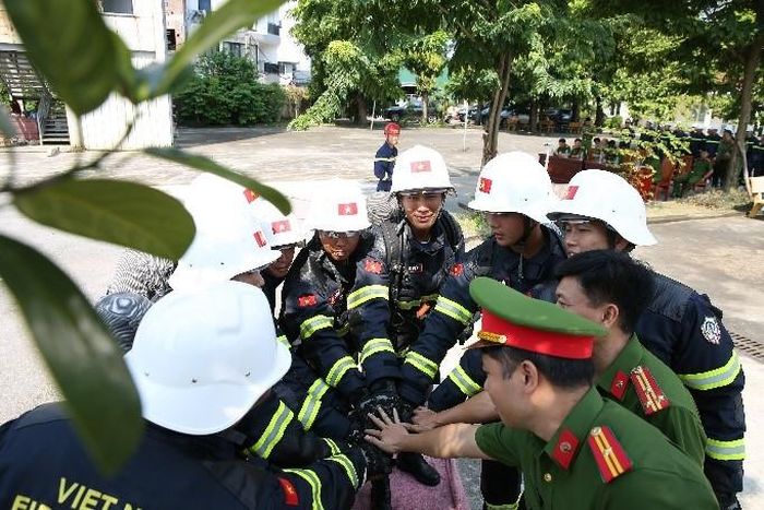 Nêu cao quyết tâm hoàn thành xuất sắc nhiệm vụ vì Tổ quốc. Ảnh: Đức Tuấn