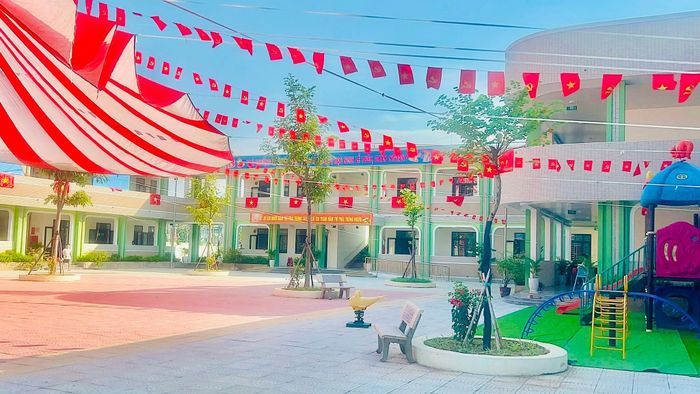 Trường Mầm non Tam Hưng 1 đã hoàn tất các khâu để mang lại một ngày hội khai trường ý nghĩa và đáng nhớ cho trẻ. Ảnh: Bình Minh 