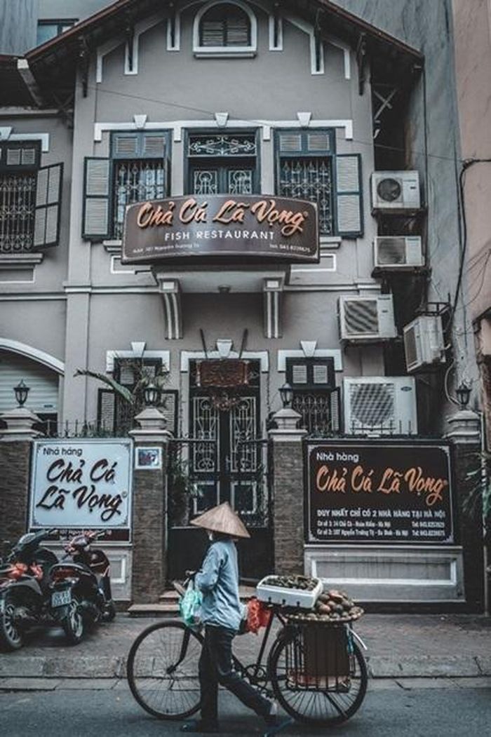 Dù có nhiều thương hiệu chả cá ra đời ở Hà Nội, hương vị bí truyền qua nhiều thế hệ của gia tộc họ Đoàn vẫn khiến thực khách nhớ mãi.