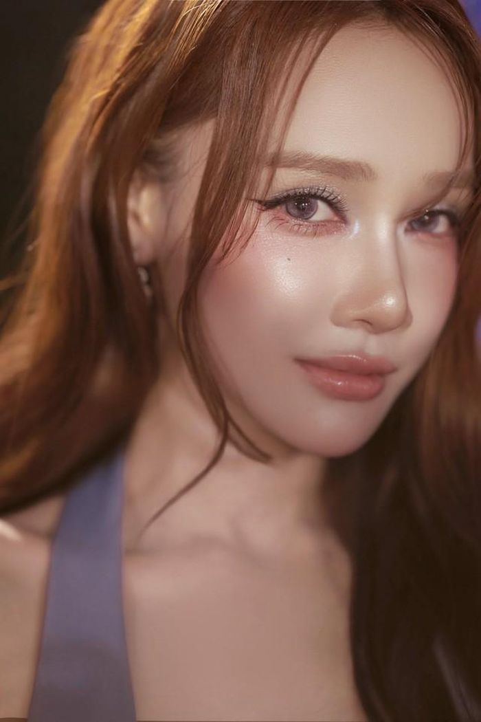 Không chỉ gương mặt, vóc dáng của Nhã Phương cũng thường nhận được sự quan tâm. Sau những lần sinh con, nữ diễn viên nhanh chóng lấy lại hình thể thon gọn. Cô duy trì việc tập luyện và chú trọng chế độ ăn uống để chăm sóc sức khỏe cũng như vóc dáng.