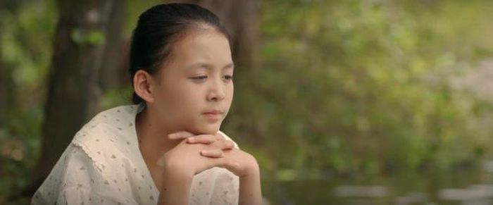 Ali Thục Phương từng ghi dấu ấn với khán giả phim giờ vàng VTV khi góp mặt trong bộ phim: "Cách em 1 milimet", "Phía bên kia thành phố". 