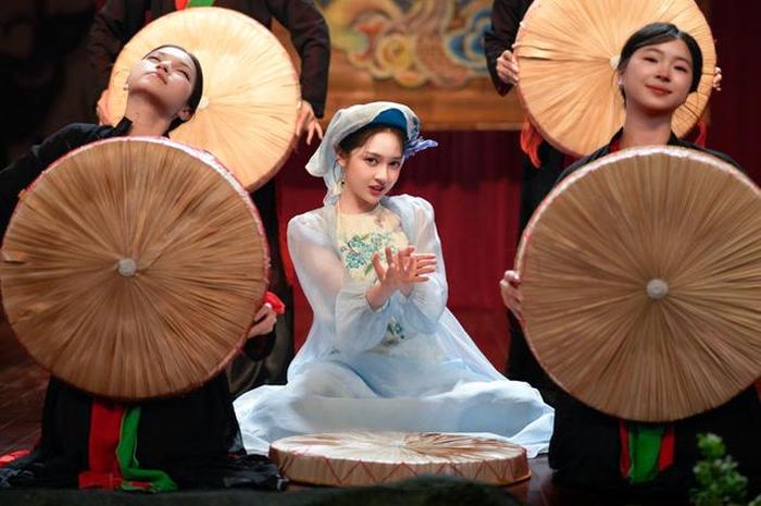 Tạo hình gây chú ý của Bảo Anh trong MV.