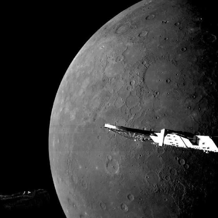 Hình ảnh được chụp bởi phi thuyền thuộc sứ mệnh BepiColombo ngày 8/1/2025 khi phi thuyền bay ngang qua Sao Thủy để thực hiện lần hỗ trợ trọng lực thứ sáu và cũng là lần cuối cùng tại hành tinh này. Ảnh: ESA/BepiColombo/MTM