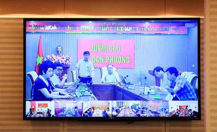 Tại phiên họp, đại diện các sở, ngành và địa phương như Hoàng Liệt, Đại Mỗ, Đan Phượng, Nam Phù… đã tập trung thảo luận các giải pháp trọng tâm nhằm tháo gỡ vướng mắc, đẩy nhanh tiến độ giải ngân vốn đầu tư công trong những tháng cuối năm.