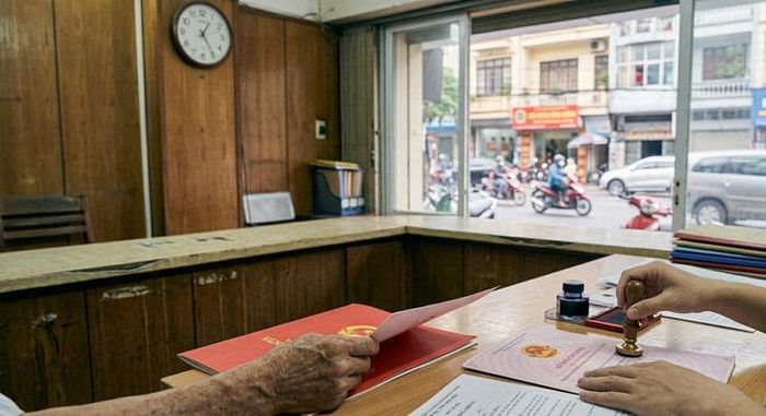 Bộ Tư pháp đề xuất công chứng viên được công chứng giao dịch bất động sản trên toàn quốc, thay vì chỉ trong phạm vi tỉnh, thành phố nơi đặt trụ sở hành nghề.