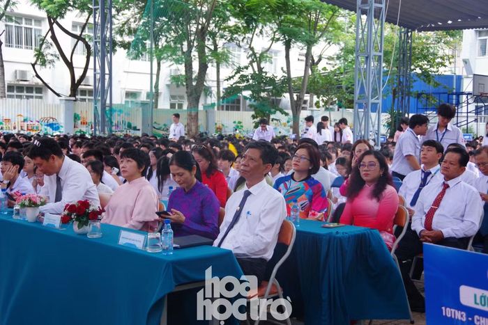 ﻿Sự đồng hành của thầy cô, phụ huynh chính là nền tảng cho teen vươn xa. Ảnh: Kim Cương 