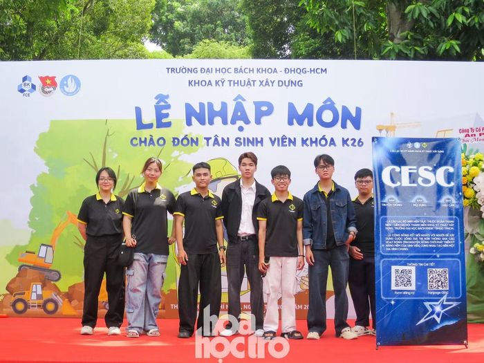 Hoạt động giao lưu của các câu lạc bộ trong buổi lễ khai giảng.