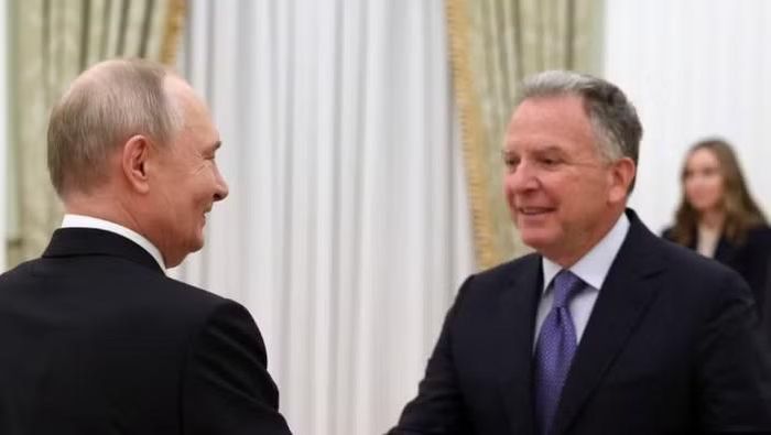 Theo ông, lập trường của Moscow không thay đổi, nhưng khả năng đạt được một giải pháp hòa bình vẫn là điều không thể loại trừ.