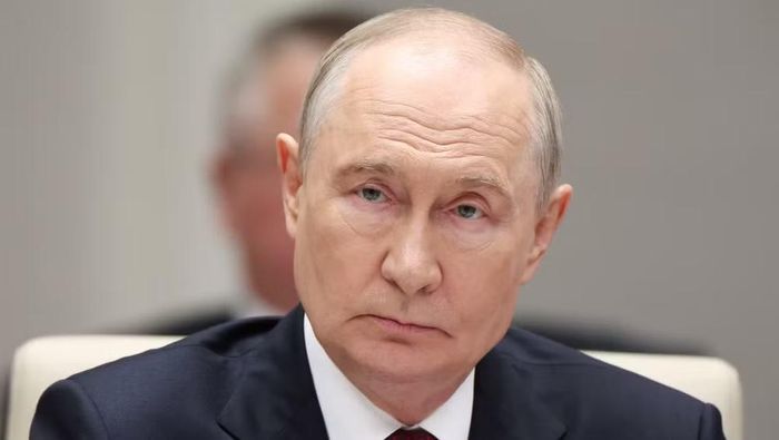 Phát biểu tại phiên toàn thể Diễn đàn Kinh tế Phương Đông (EEF-2026) ở Vladivostok, ông Putin cho rằng vẫn có cơ hội đạt được thỏa thuận hòa bình với Ukraine. Nhà lãnh đạo Nga nhấn mạnh Nga và Ukraine mới là các bên trực tiếp cần đạt được thỏa thuận với nhau.