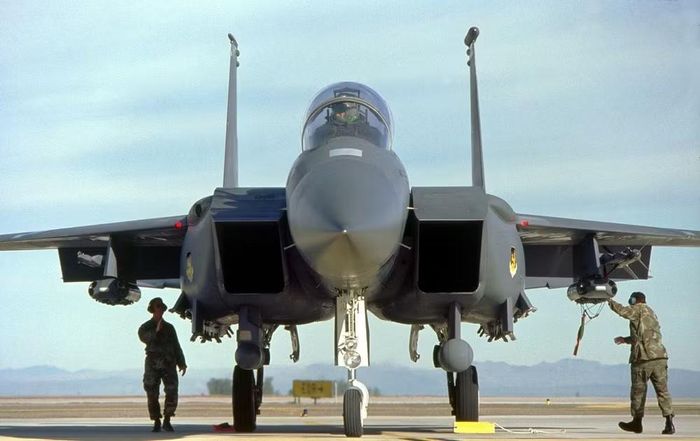 Tháng 9/2023, Boeing tiết lộ Ba Lan quan tâm đến tiêm kích F-15EX Eagle II mới nhất. Thông báo được đưa ra tại triển lãm công nghiệp quốc phòng quốc tế thường niên MSPO ở Ba Lan, nơi Boeing trưng bày các hệ thống và dịch vụ quốc phòng tiên tiến.