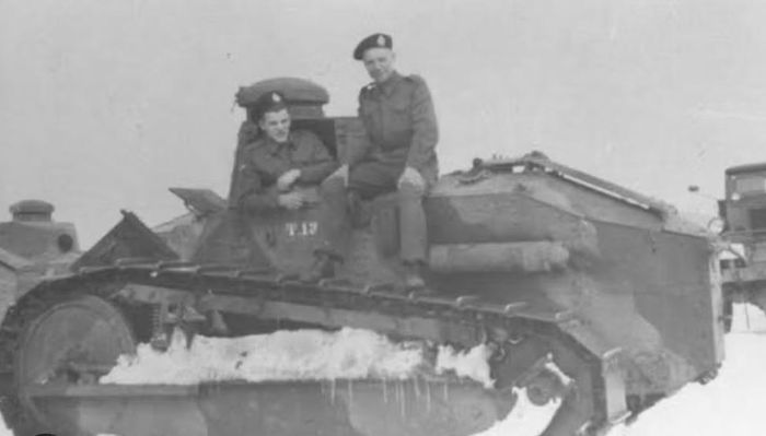 Tháp pháo là một trong những đặc điểm quan trọng nhất của M1917. Vũ khí được đặt trong tháp pháo xoay, cho phép kíp chiến đấu hướng hỏa lực theo nhiều hướng mà không cần xoay toàn bộ thân xe.