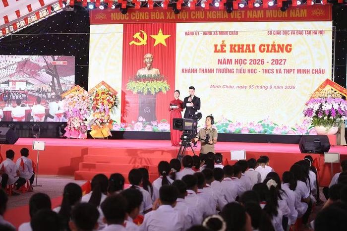 Năm nay, trường có 970 học sinh ở cả ba cấp học. Lễ khai giảng diễn ra trang nghiêm, kết nối trực tiếp với sóng truyền hình quốc gia để nghe thư chúc mừng của Tổng Bí thư, Chủ tịch nước.