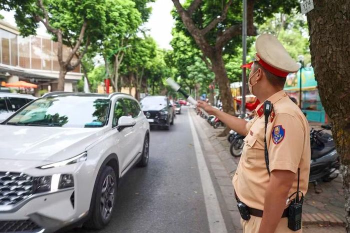 Lực lượng làm nhiệm vụ trên tuyến Phan đình Phùng
