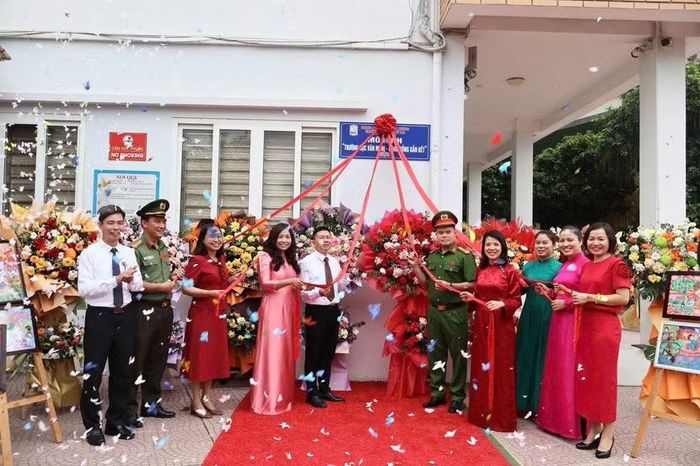 Chính thức ra mắt mô hình với phương châm “Trường học văn minh - Học sinh tích cực - Giáo viên gương mẫu - Gia đình trách nhiệm - Cộng đồng an toàn”