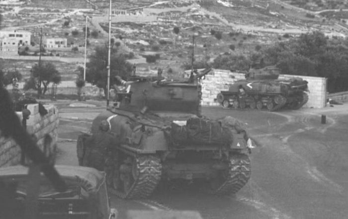 M4 Sherman không phải câu trả lời cho mọi bài toán trên chiến trường. Nó cũng không phải chiếc xe tăng có ưu thế tuyệt đối trong đấu tăng.