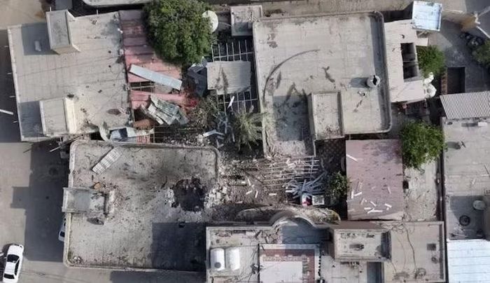 Vụ không kích nhằm vào thành phố Kuhestak ở miền nam Iran ngày 1/9 gây chú ý đặc biệt sau khi một quả bom đánh trúng ngôi nhà đang tổ chức đám cưới. 4 người thiệt mạng và hơn 60 người bị thương, theo thông tin được công bố sau vụ việc.