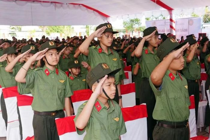 Học sinh trường Văn hóa Công an nhân dân VI trong lễ khai giảng. (Ảnh: Xuân Duy)