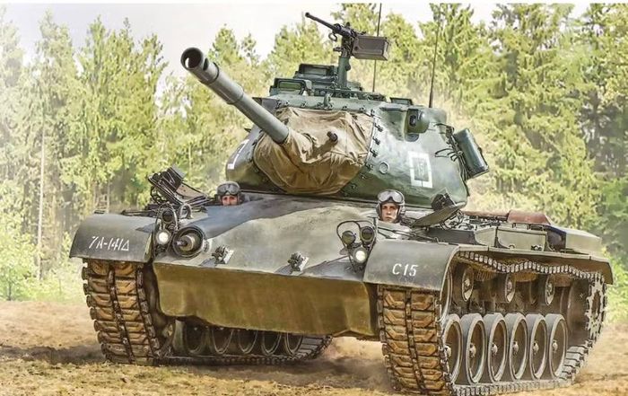 Thay vì chờ toàn bộ T42 hoàn thiện, Mỹ quyết định kết hợp tháp pháo này với thân xe cơ bản của M46. Mẫu xe mới được đặt tên M47.