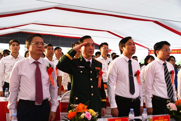 Đại tá Nguyễn Văn Hưng - Chính ủy Ban Chỉ huy Bộ đội Biên phòng tỉnh Lai Châu dự lễ khai giảng.