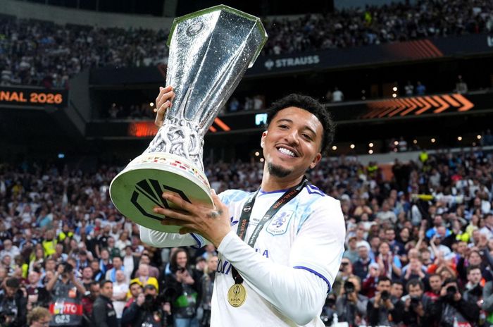  Jadon Sancho vô địch Europa League cùng Aston Villa mùa trước. 