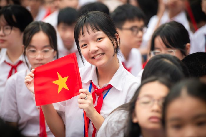  Nhà trường chú trọng xây dựng nề nếp, kỷ cương; nâng cao chất lượng giáo dục toàn diện và giáo dục mũi nhọn, thực hiện hiệu quả công tác phổ cập giáo dục, chú trọng phát triển phẩm chất, năng lực, kỹ năng và xây dựng môi trường giáo dục tích cực, an toàn, thân thiện cho học sinh. 