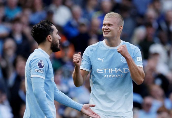 Haaland giúp Man City toàn thắng.