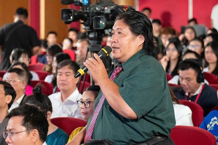 Đạo diễn Huỳnh Tấn Phát cho rằng cần nghiên cứu kỹ nhu cầu của từng cấp học trước khi dàn dựng tác phẩm