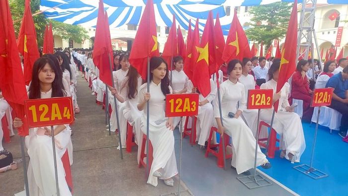 Tên gọi Trường THPT Trần Đại Quang vừa thể hiện sự tri ân đối với những đóng góp của cố Chủ tịch nước, vừa là niềm vinh dự, tự hào đối với các thế hệ cán bộ, giáo viên, học sinh nhà trường