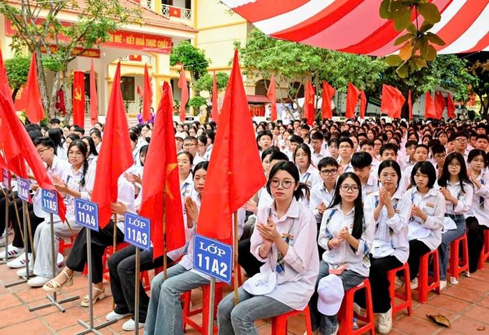 Cùng chào đón các em lớp 10