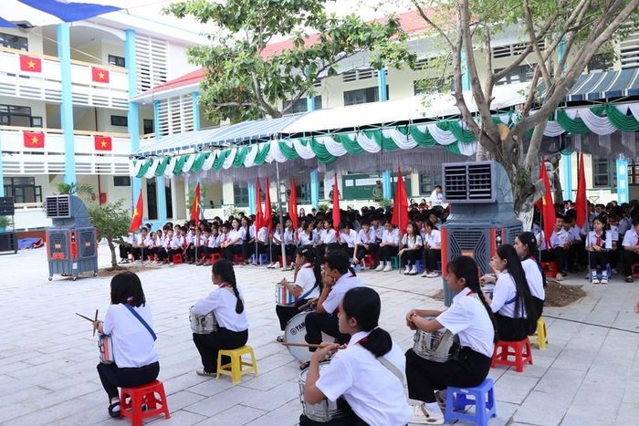 Học sinh Trường PTDTNT THCS và THPT Pi Năng Tắc, xã Bác Ái Đông dự Lễ khai giảng năm học 2026-2027