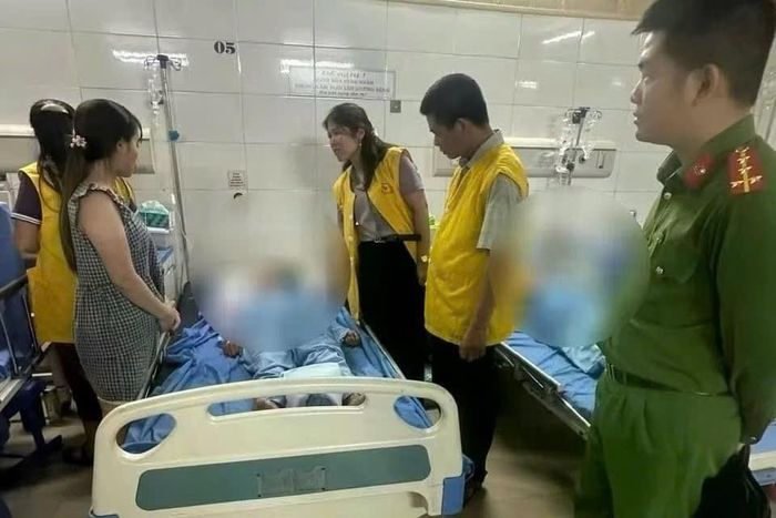 Chính quyền địa phương đến thăm hỏi chị N.