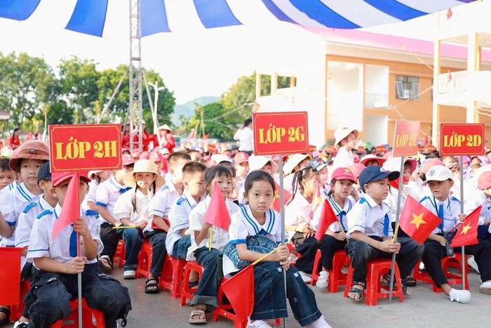 Học sinh Trường Phổ thông nội trú liên cấp Tiểu học và THCS Hạnh Lâm trong ngày khai giảng năm học 2026-2027. Ảnh: Quang Đại