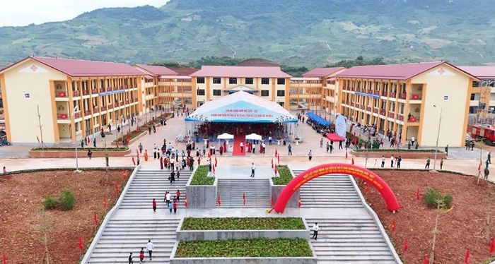 Ngôi trường mới góp phần nâng cao dân trí, đào tạo nguồn nhân lực, tạo nền tảng để xã vùng biên Chiềng Sơn, tỉnh Sơn La phát triển bền vững trong những năm tới