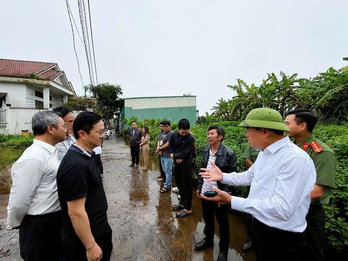 Chủ tịch UBND tỉnh yêu cầu chính quyền địa phương khẩn trương rà soát toàn bộ khu vực, nhất là từ đầu nguồn để tìm ra nguyên nhân gây nên tình trạng ngập úng