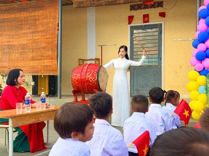 Tiếng trống khai trường vang lên giữa núi rừng, đánh dấu năm học 2026-2027 chính thức bắt đầu tại điểm trường Tắk Pổ