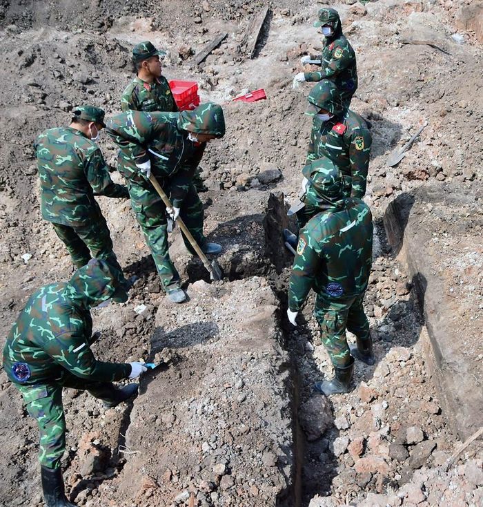 Cũng trong ngày 5.9, lực lượng làm nhiệm vụ đã xử lý hơn 600m³ đất