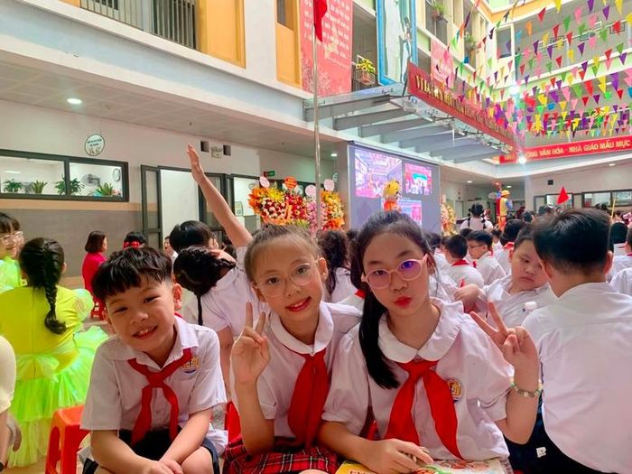 Học sinh Trường Tiểu học Ba Đình, TP. Hà Nội, đón năm học mới 2026-2027 - Ảnh: chinhphu.vn