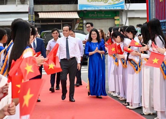 Ủy viên Bộ Chính trị, Bí thư Thành uỷ TPHCM Trần Lưu Quang dự lễ khai giảng năm học 2026-2027 tại điểm cầu Trường PTTH Trần Khai Nguyên, phường An Đông, TPHCM - Ảnh: chinhphu.vn/Lê Anh