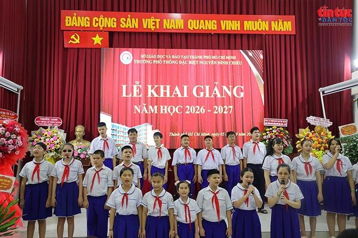 Lễ khai giảng tại Trường Phổ thông đặc biệt Nguyễn Đình Chiểu, TPHCM - Ảnh: TTXVN