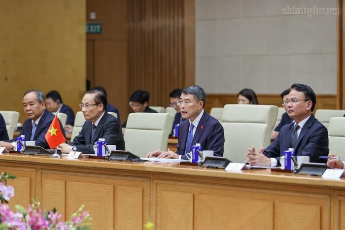 Thủ tướng cho biết Chính phủ Việt Nam sẵn sàng khuyến khích các doanh nghiệp đầu tư vào các lĩnh vực Myanmar hiện đang quan tâm - Ảnh: chinhphu.vn/Nhật Bắc